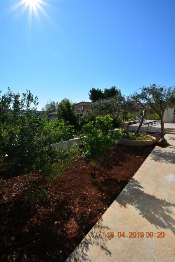 Sealodge - Luxe Villa, Private Pool, Mooring, Parking, Sea & Mountain View, At 150 M From Idyllic Private Beach Rogač Exteriér fotografie